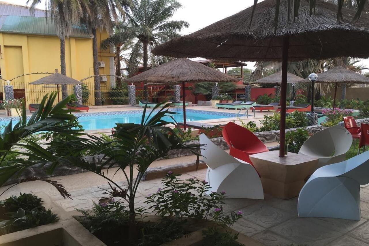 Calabash Apartment-Hotel Kotu Esterno foto