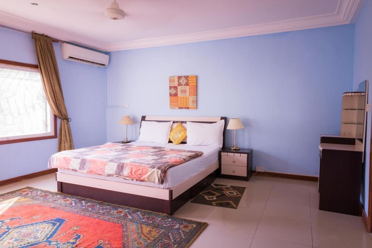 Calabash Apartment-Hotel Kotu Esterno foto