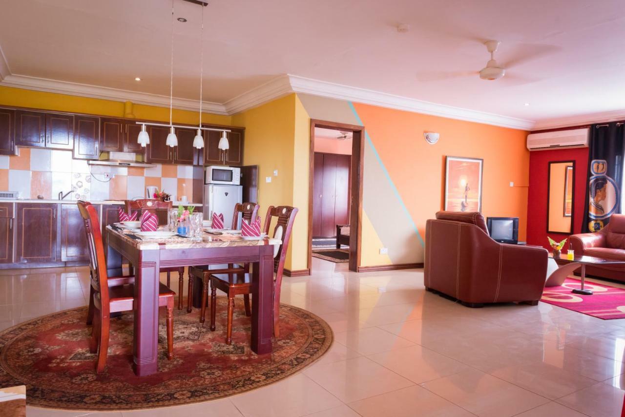 Calabash Apartment-Hotel Kotu Esterno foto